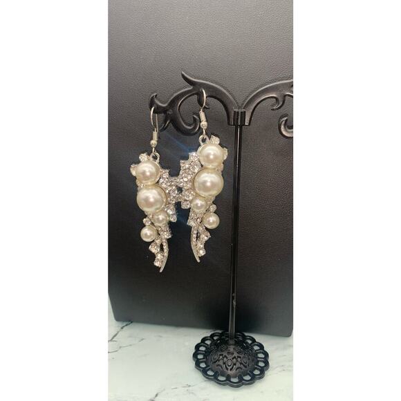 Gorgeous Sparkly Silver Tone Faux Pearls & Clear Rhinestone Dangle Earrings - Picture 2 of 5